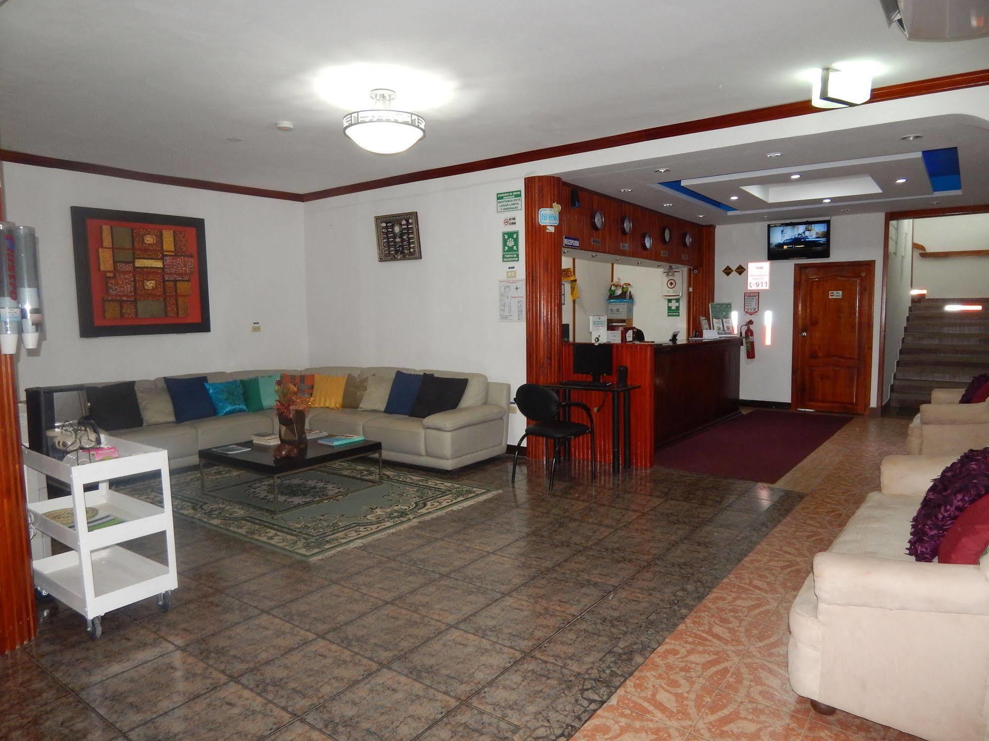 Hotel Los Algarrobos Puerto Baquerizo Moreno Exterior photo